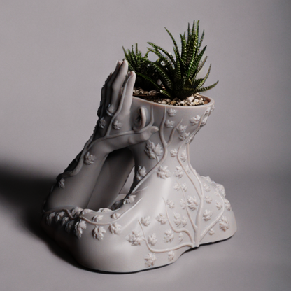 Mythic Ivy Woman Planter – Stone-Style Goddess Vase for Succulents & Decor